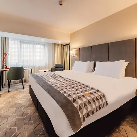 - Times, An Ihg 4* Bukareszt