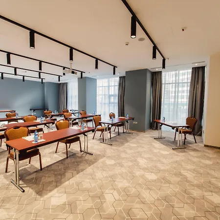 - Times, An Ihg Hotel Bucareste