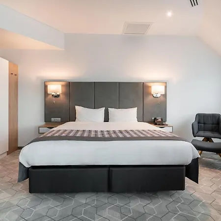 - Times, An Ihg Hotel Bucharest