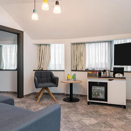 - Times By Ihg 4* ブカレスト