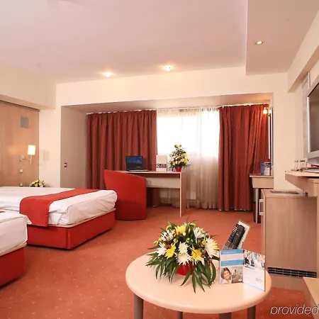 - Times By Ihg מלון
