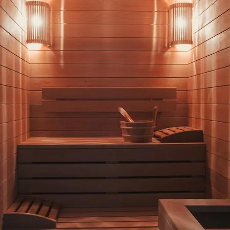 - Times By Ihg מלון 4*