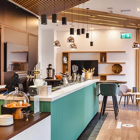 - Times By Ihg מלון 4*